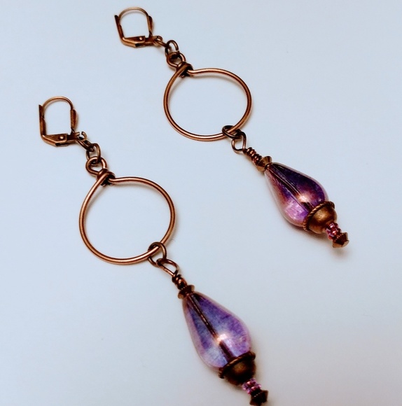🚫SOLD🚫Antique Brass & Glass Teardrop Earrings - Picture 2 of 8
